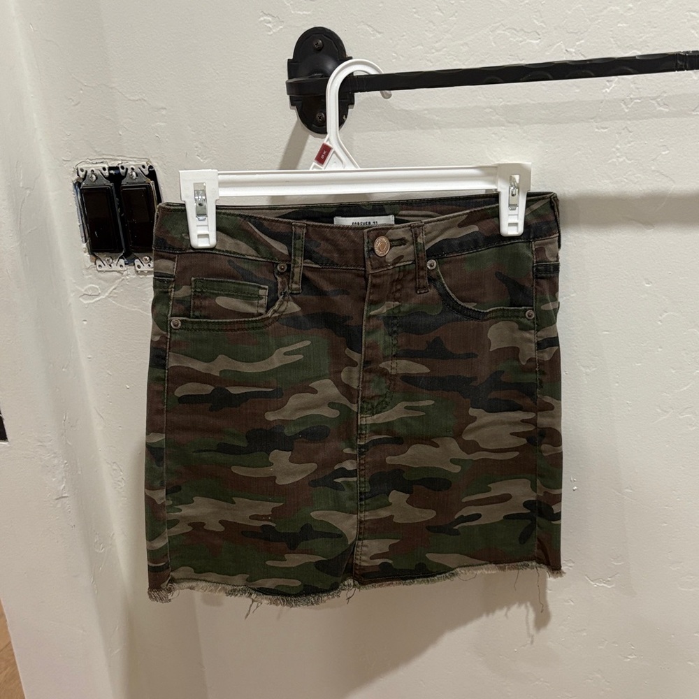 Forever 21 Green Camouflage Skirt